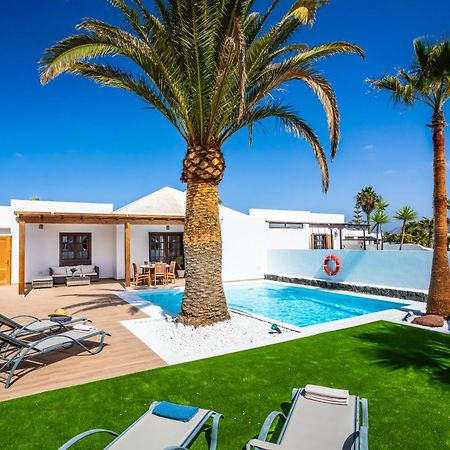 Villa Axular With Heated Private Pool Плайя-Бланка Екстер'єр фото