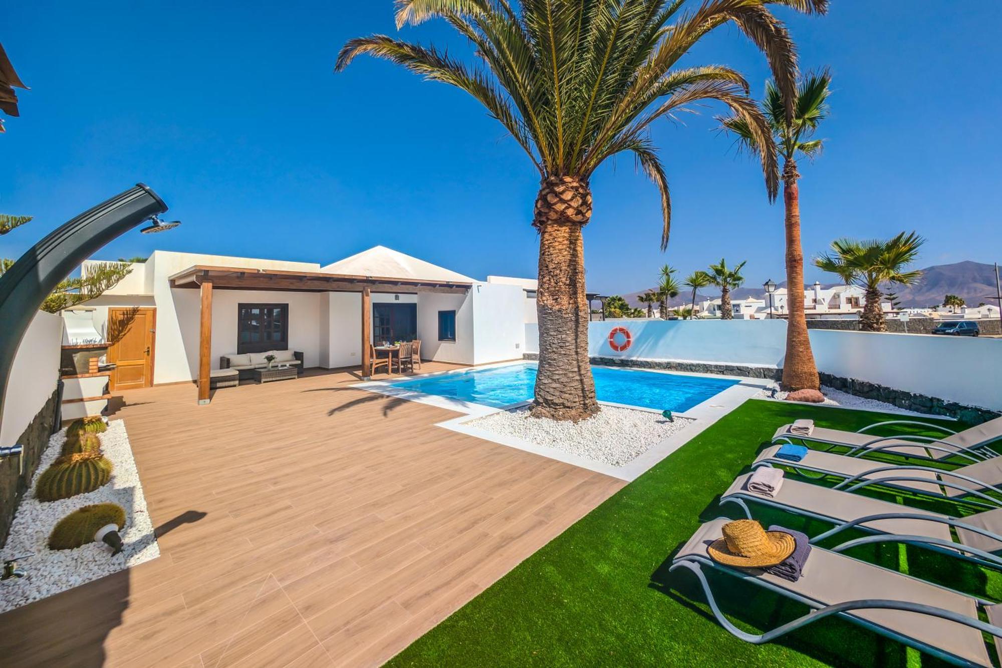 Villa Axular With Heated Private Pool Плайя-Бланка Екстер'єр фото