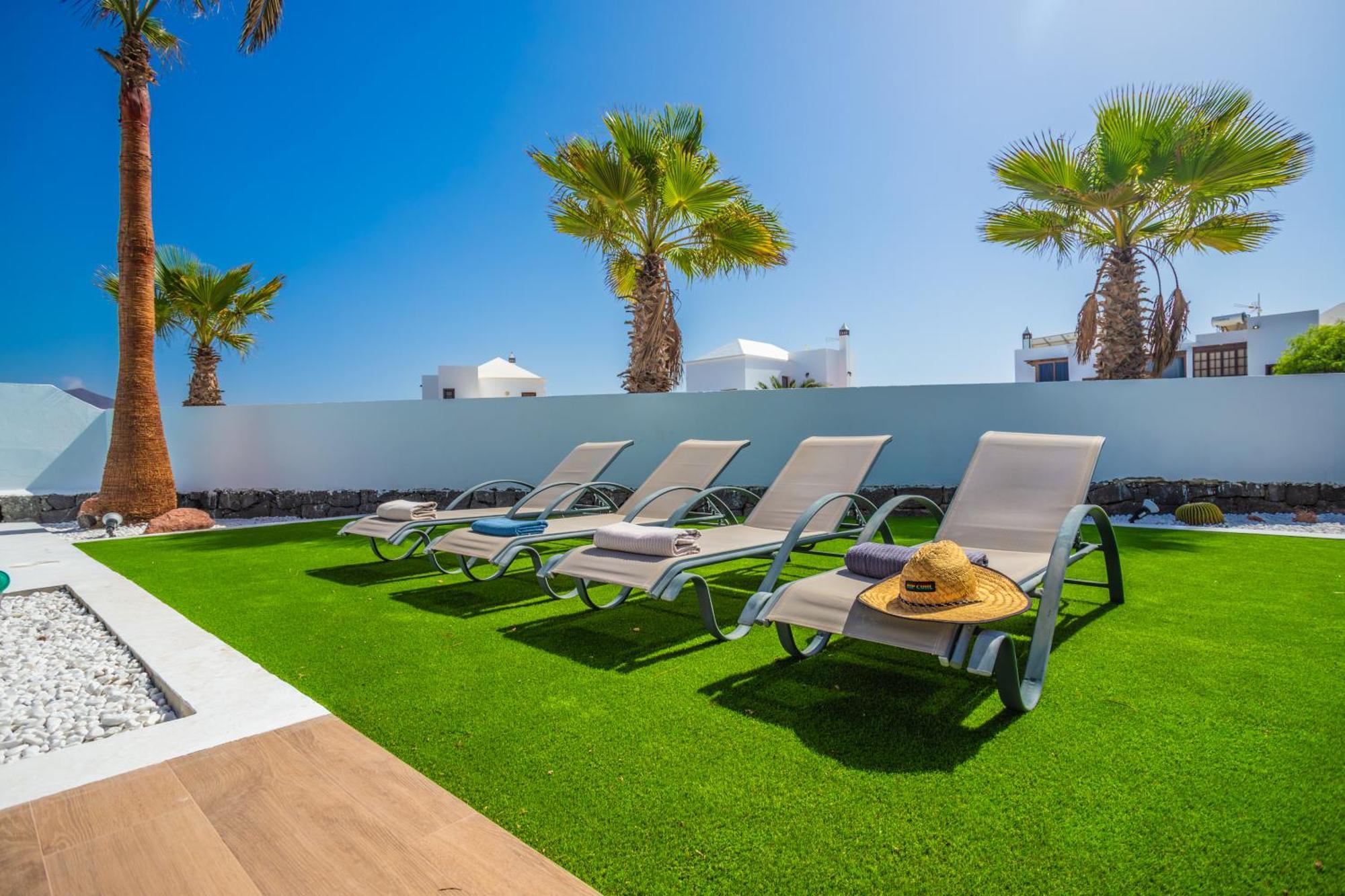 Villa Axular With Heated Private Pool Плайя-Бланка Екстер'єр фото