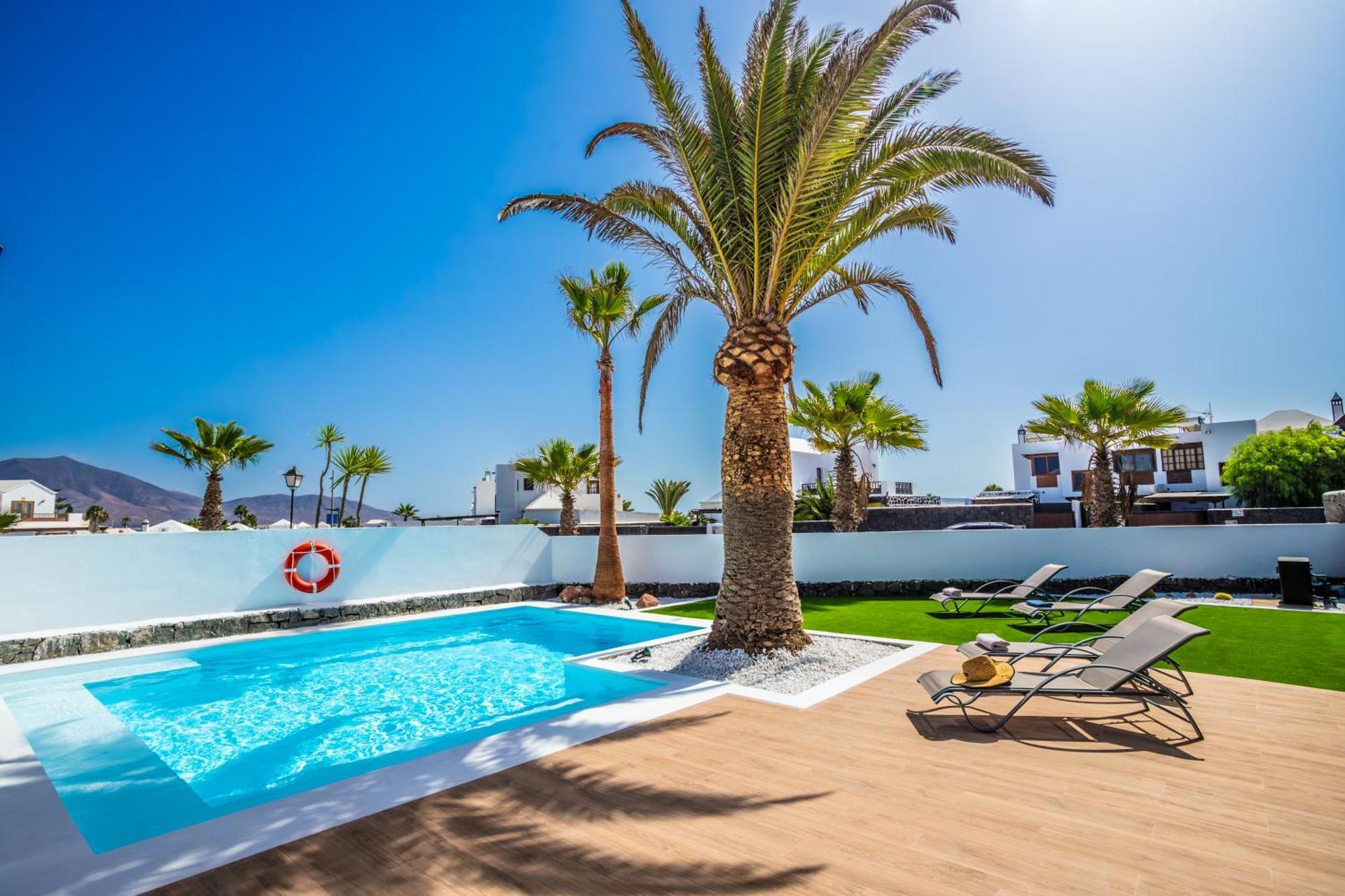 Villa Axular With Heated Private Pool Плайя-Бланка Екстер'єр фото
