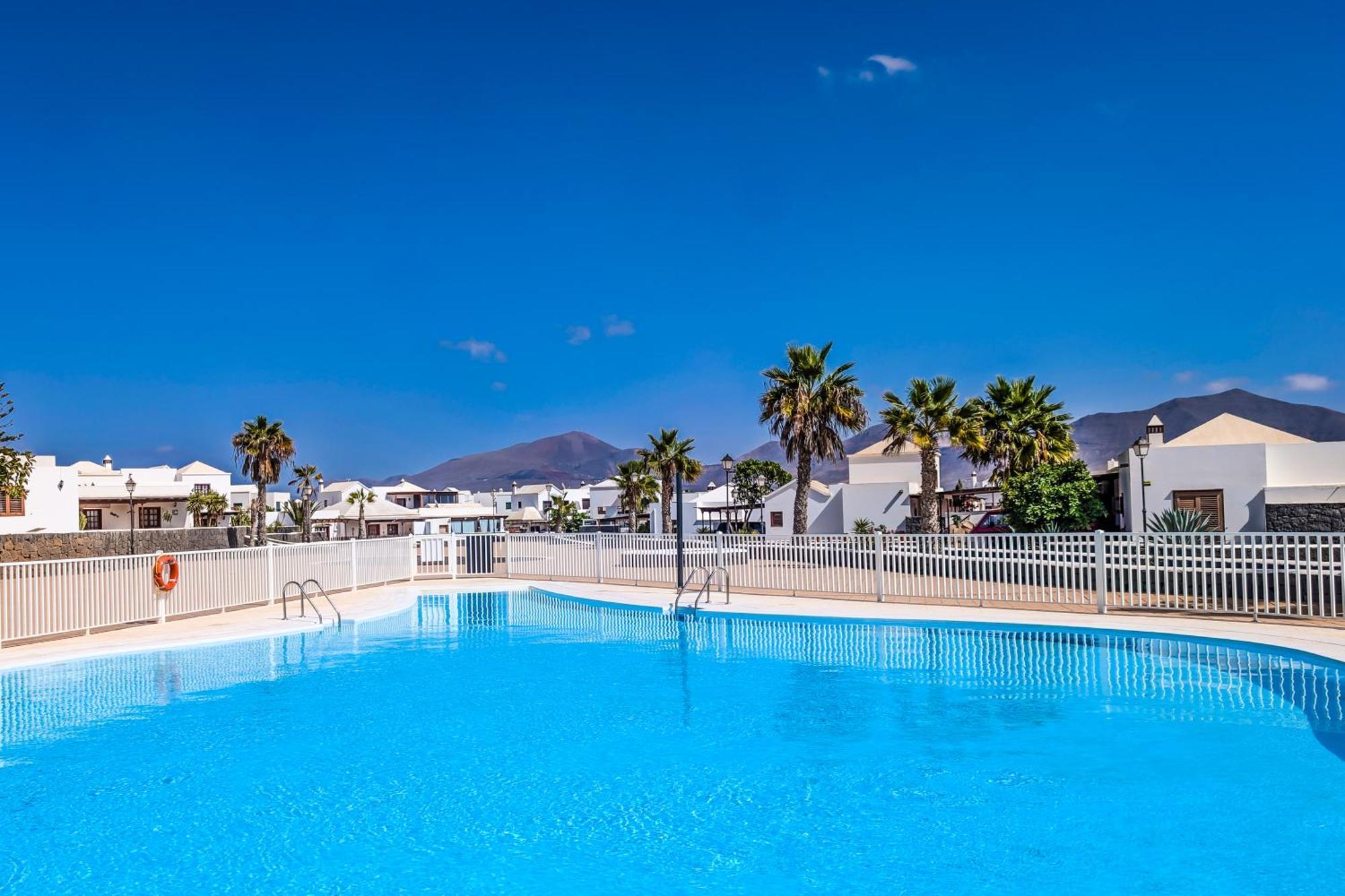 Villa Axular With Heated Private Pool Плайя-Бланка Екстер'єр фото